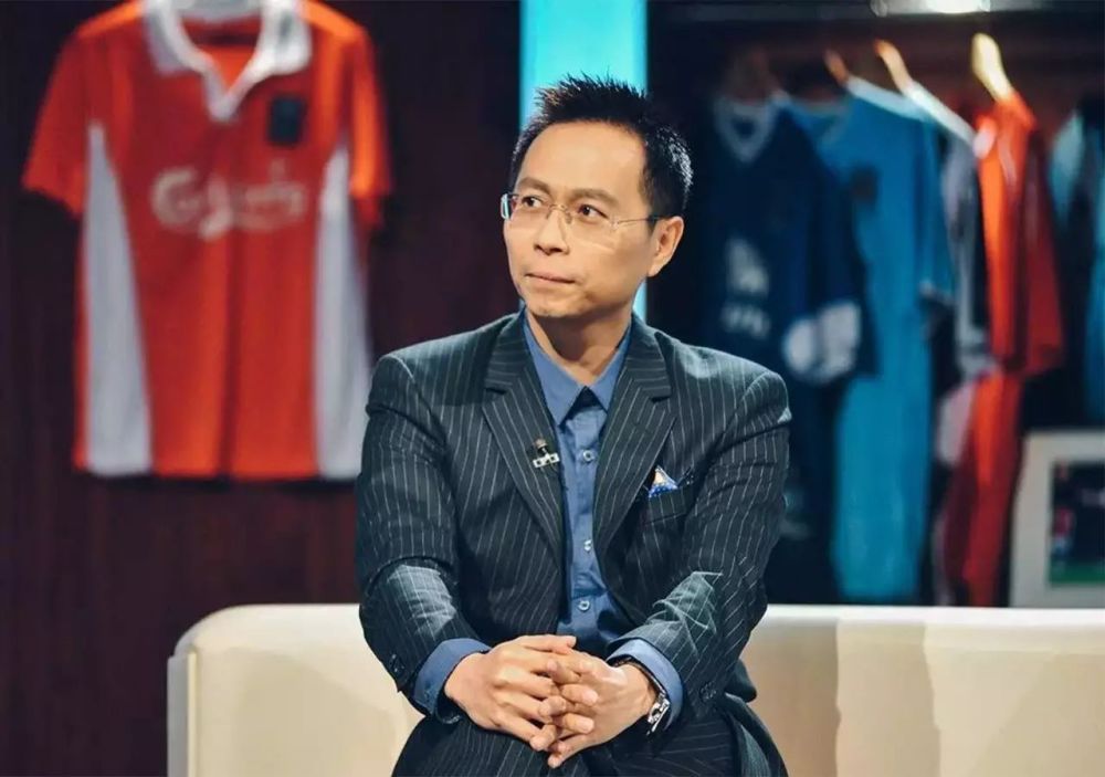 杨若晴刚抿了一口茶，还没来得及张口，白老五洪亮的声音从屋门口传进来。